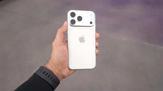Новый флагман от Apple: стоит ли покупать iPhone 17 Pro Max